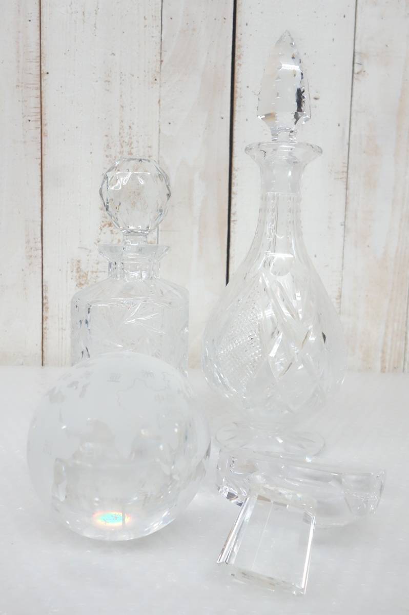 伝統工芸　ガラス工芸　工芸美術 ＊クリスタルガラス　＊デキャンタボトル　2点 ＊台座付　クリスタルボール 　地球儀　アースボール