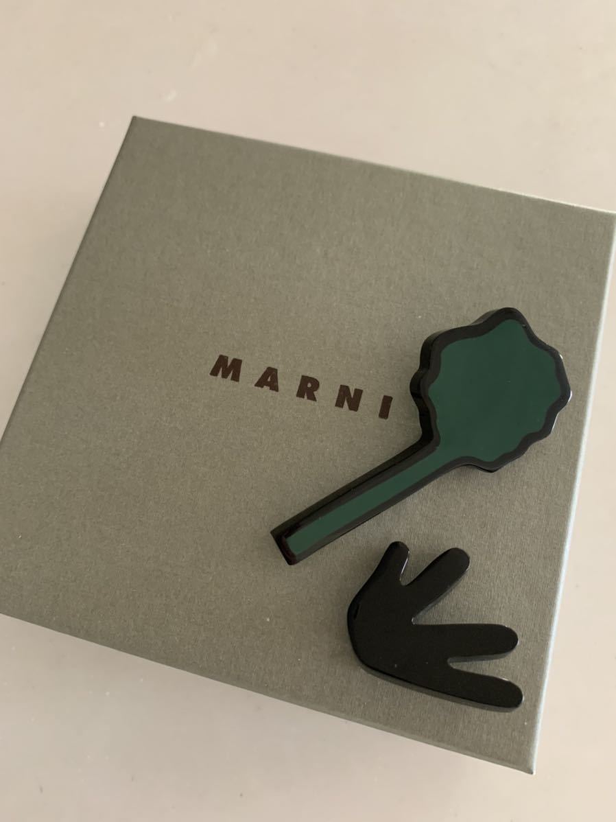 安い購入 マルニ 樹脂 ブローチ 2つセット MARNI 黒 緑 グリーン アクセサリー その他 安い購入 マルニ 樹脂 ブローチ 2つセット MARNI 黒 緑 グリーン アクセサリー その他