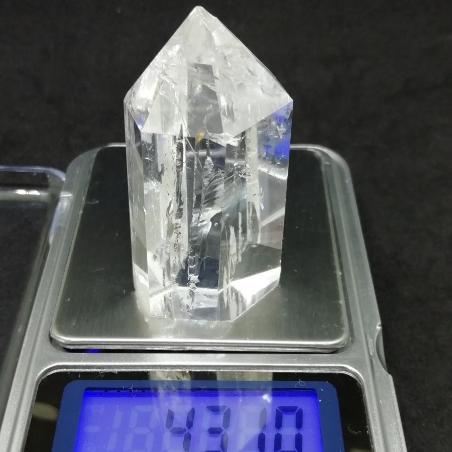 原石水晶六角柱ポイント43.10g 置物　天然石　パワーストーン