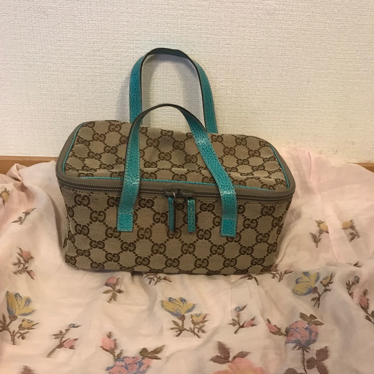 GUCCI グッチ バニティ　化粧ポーチ　