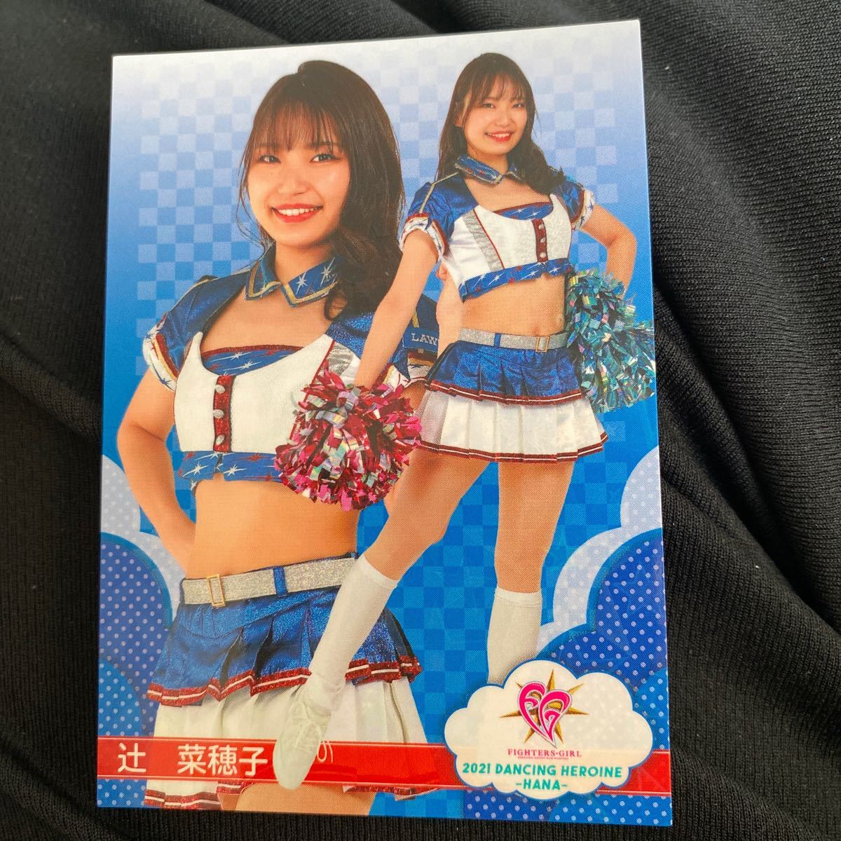 即決　2021BBMチアリーダー 華ホロPPパラレル カード FIGHTERS GIRL(北海道日本ハムファイターズ 辻　菜穂子_画像1