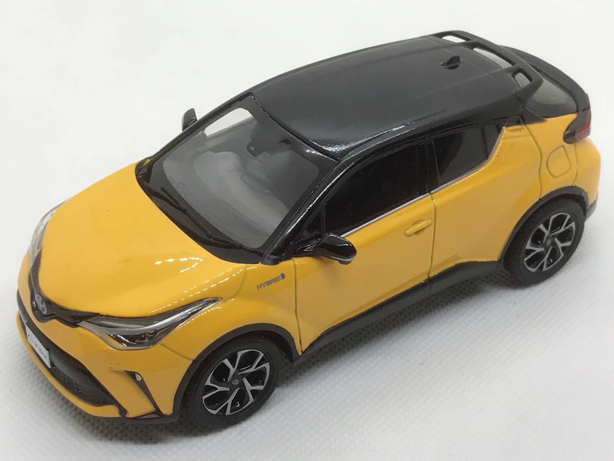 新品★非売品 トヨタ 新型 C-HR 後期型 色見本/カラーサンプル 1/30 ミニカー ツートーン ブラック×イエロー 2PQ_画像6