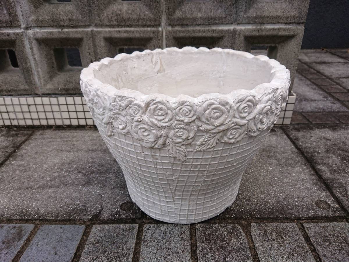 ローマンテラコッタ　ホワイト系　薔薇柄陶器鉢　鉢カバー　ヨーロッパ風　約37X28cm　新品未使用8*16_画像1