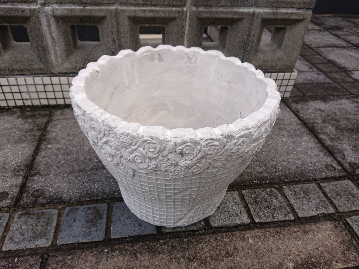 ローマンテラコッタ　ホワイト系　薔薇柄陶器鉢　鉢カバー　ヨーロッパ風　約37X28cm　新品未使用8*16_画像2