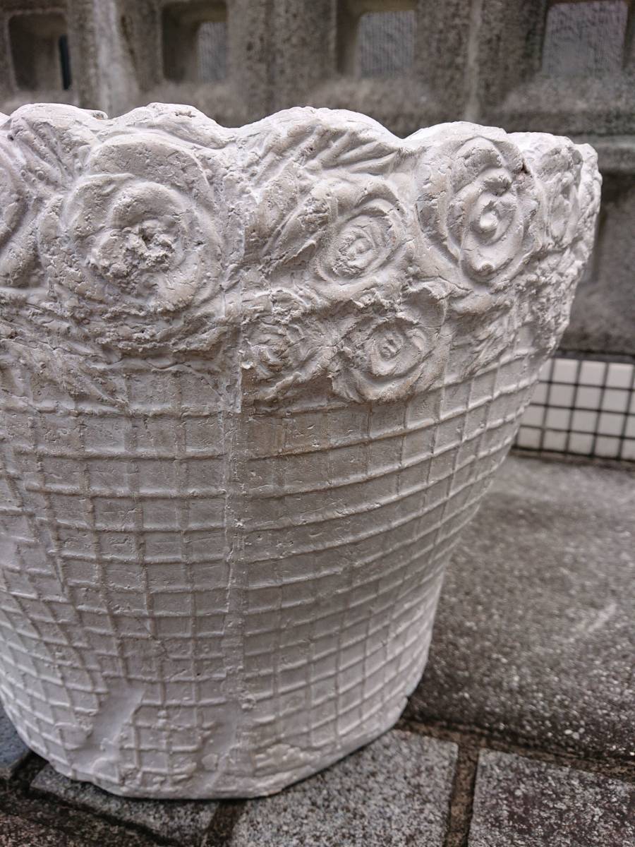ローマンテラコッタ　ホワイト系　薔薇柄陶器鉢　鉢カバー　ヨーロッパ風　約37X28cm　新品未使用8*16_画像4