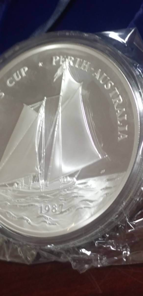 ★サモアSAMOA★$25タラ特大銀貨★5 OUNCE FINE SILVER★約155g 径65mm★AMERICA'S CUP AUSTRALIA PERTH★専用ケース★_画像5