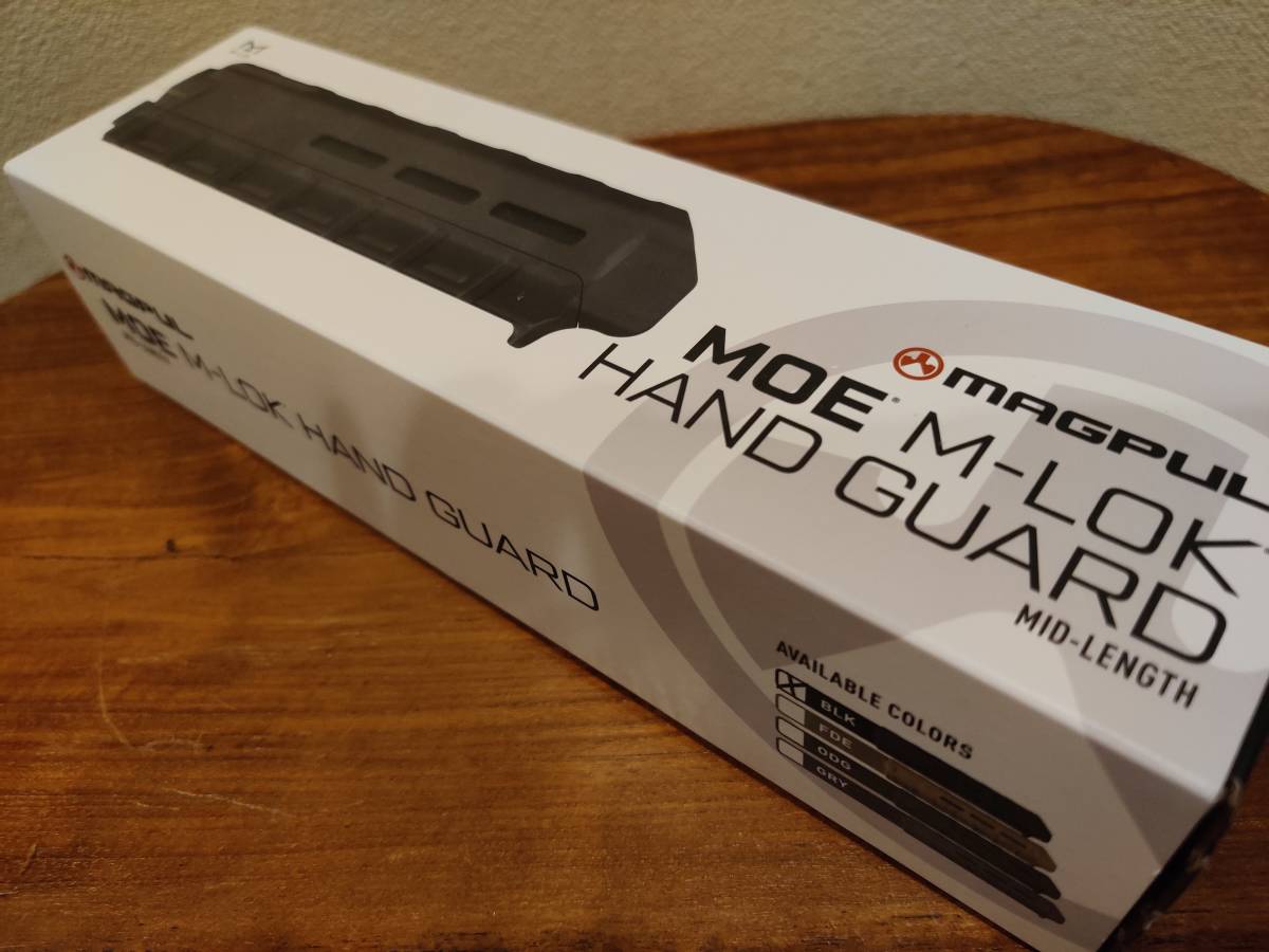 Magpul MOE M-LOK ハンドガード Mid-Length AR15/M4 BK (実物 Magpul MOE M-LOK ハンドガード Mid-Length AR15/M4 BK (実物