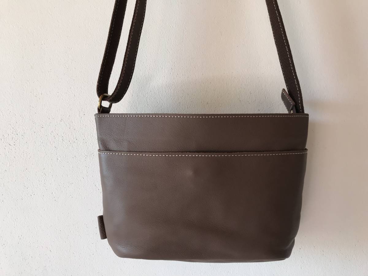 卸し売り購入 極美品◎Folna フォルナ レザーショルダーバッグ 肩掛け