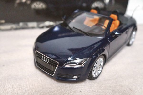 ミニチャンプス アウディ TT ロードスター 2006 1/18 ミニカー ミニチャンプス アウディ TT ロードスター 2006 1/18 ミニカー