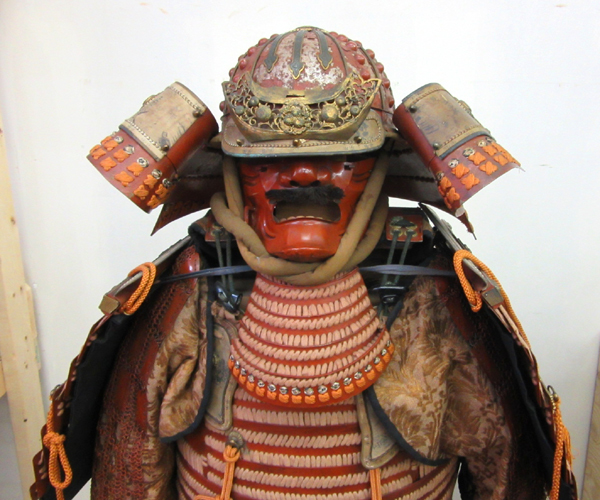 札幌市內(nèi)近郊限定 甲冑一式 兜 鎧 等身大 箱付 武具 五月人形 サムライ 侍 戦國(guó)武將 武士 年代不明 札幌 厚別店