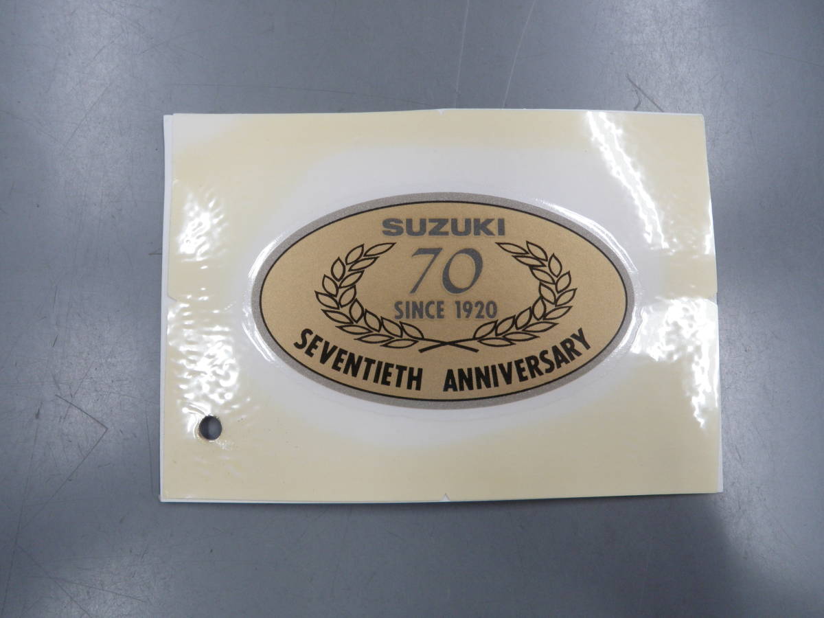 スズキ 70周年記念 SEVENTIETH 70 SINCE 1920 デカール シール　68151-15D00-E31 当事本物 希少（カタナ1100　刀1100　GSX1100S）_画像1