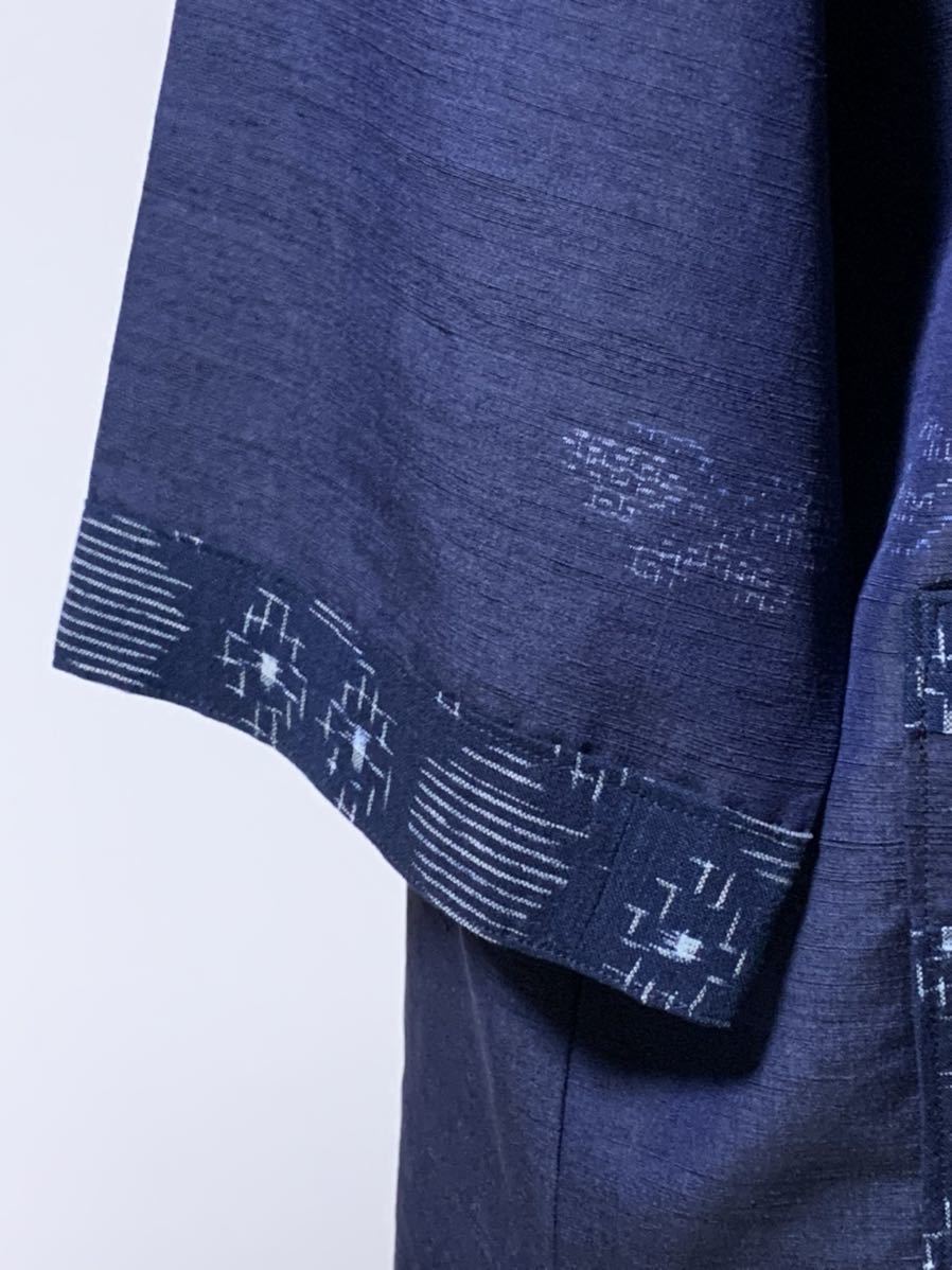 着物リメイク ハンドメイド ブラウスシャツ 藍紬織に綿絣のパッチワーク R321_画像6