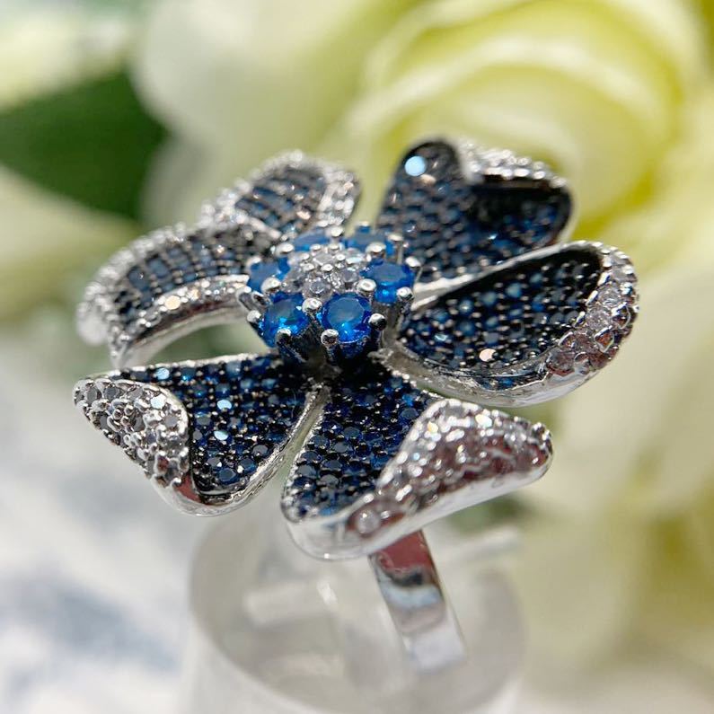 18号フリーサイズ☆ブルーキュービックジルコニアとホワイトキュービックジルコニアのお花デザインリング☆レディース指輪シルバー新品宝石