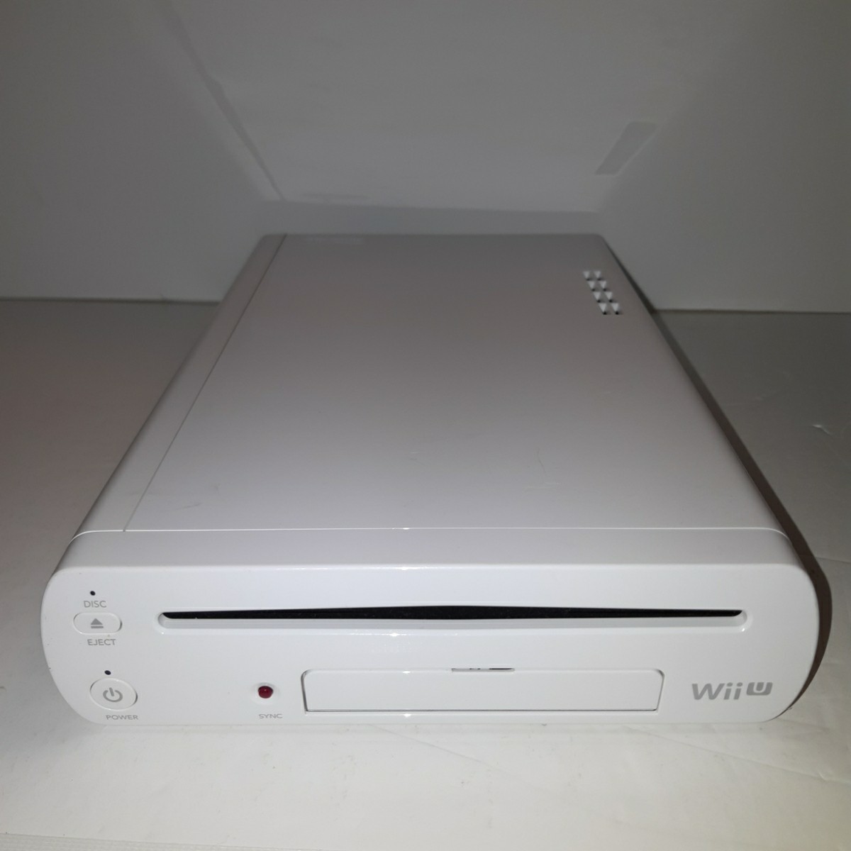 (匿名配送)WiiU 白 本体 32GB(WUP-101) ゲームパッド不足  シロ 任天堂 Nintendo