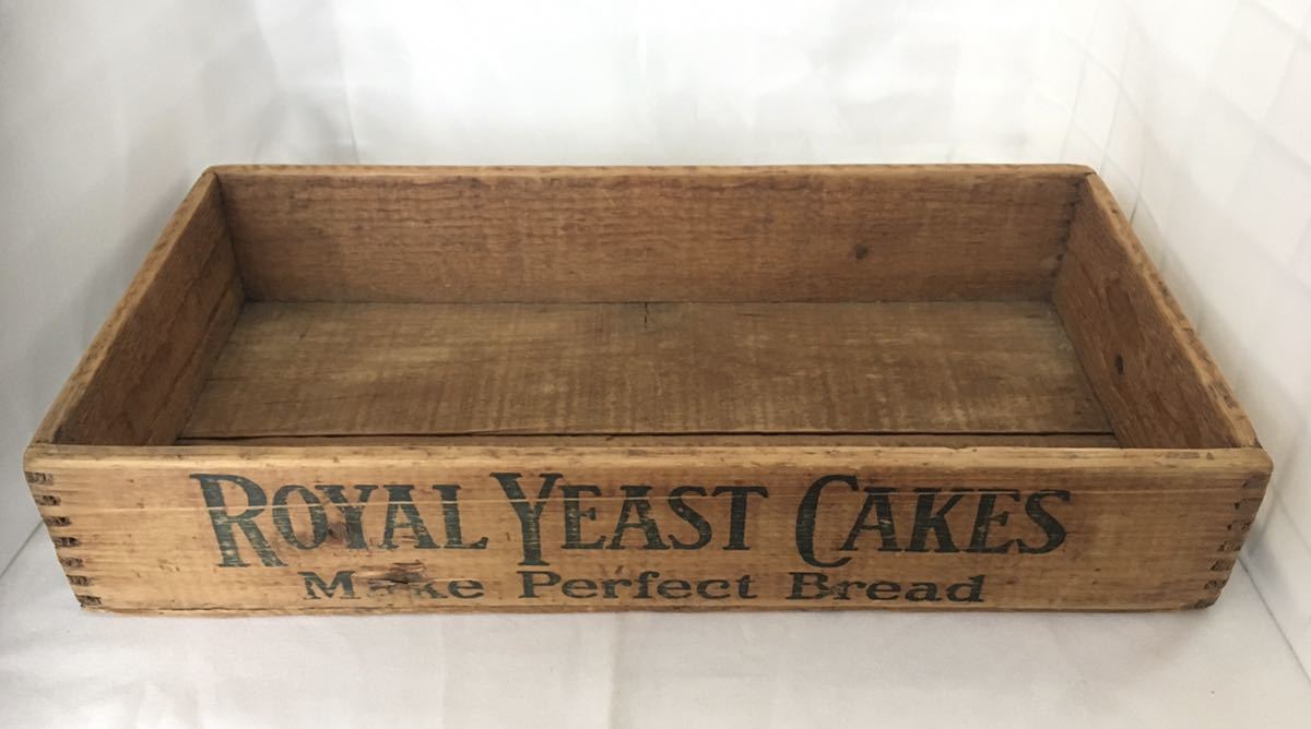 ヴィンテージ木製ボックス “ ROYAL YEAST CAKES ” Make Porfect Bread
