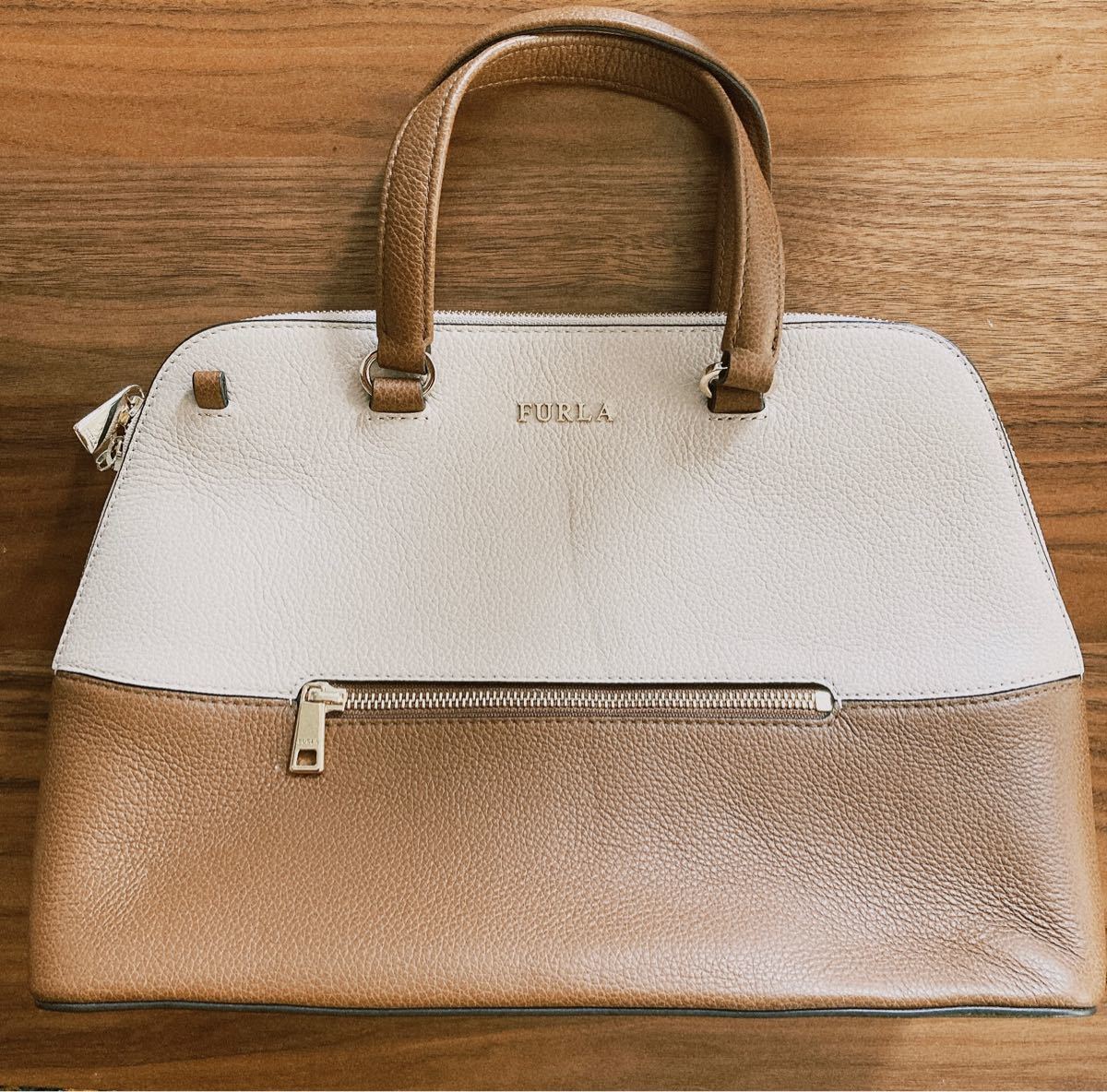 未使用　フルラ　2way ショルダー　ハンドバッグ　ベージュ　茶　バイカラー FURLA 本革　ビジネス　オンオフ