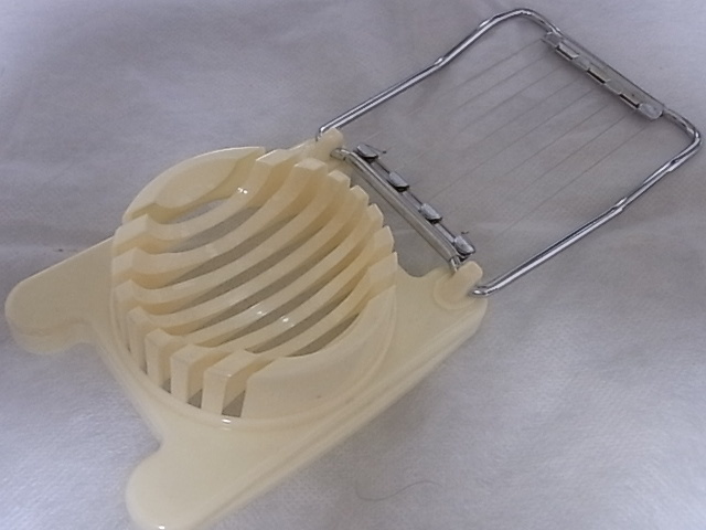 昭和レトロ ラッキーボール印 卵切器 エッグスライサー LUCKY BALL EGG SLICER たまご アンティーク感、ビンテージ感たっぷり コレクション_画像3