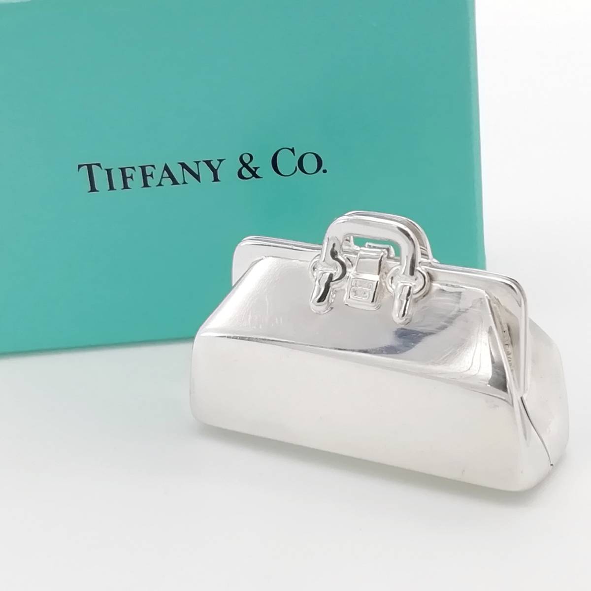 極希少 日本全国 送料無料 美品 TiffanyCo. ヴィンテージ ティファニー ボストンバッグ型 公式の ピルケース シルバー BB29 小物入れ SV925