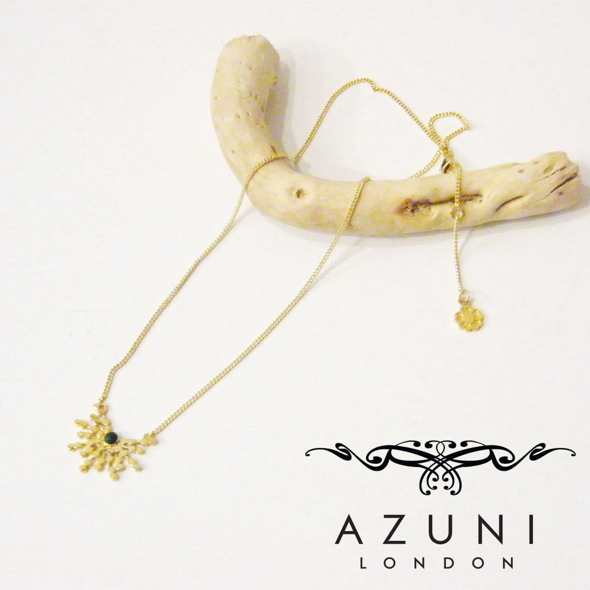アズニ AZUNI マラカイト付きネックレス レディース ゴールド アクセサリー 新品 未使用 キャサリン妃 海外 ブランド 女性 正規品