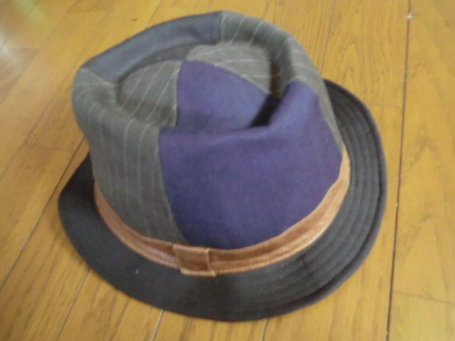 CESLIFY　ベージュ系3色　布製中折れ帽子　薄いベージュレザー風テープ　サイズ：58.5cm ベトナム製　中古_画像2