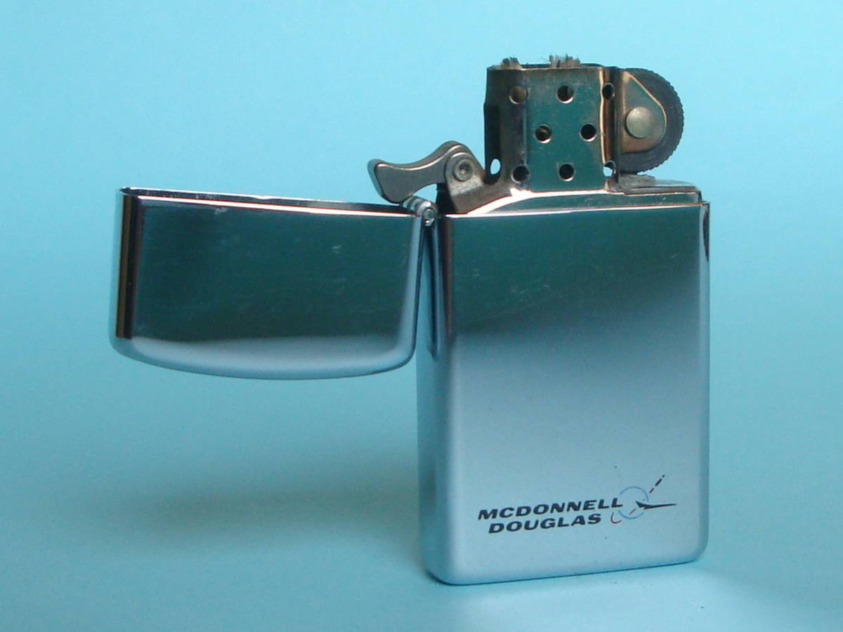 1981年製 ZIPPO スリム "MCDONNELL DOUGLAS" マクダネル ダグラス 中古良品本体のみ 航空機メーカー/F-4 ファントム_画像2