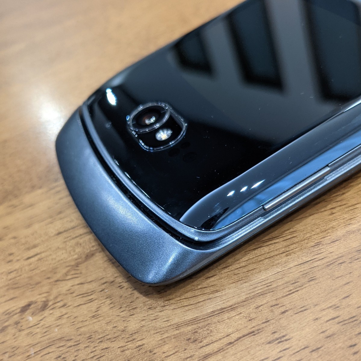 国内版SIMフリー】motorola razr 5G/ポリッシュグラファイト 国内版SIMフリー】motorola razr 5G/ポリッシュグラファイト