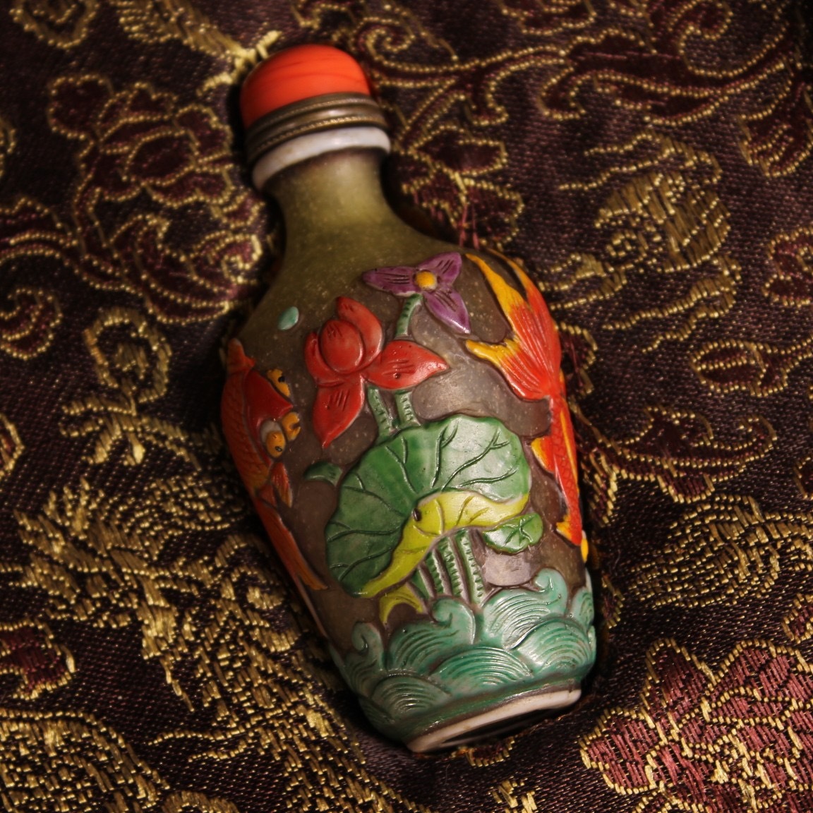 清・乾隆年製・古琉璃彫・彩絵鼻煙壺・金魚形・箱付』極細工・古賞物