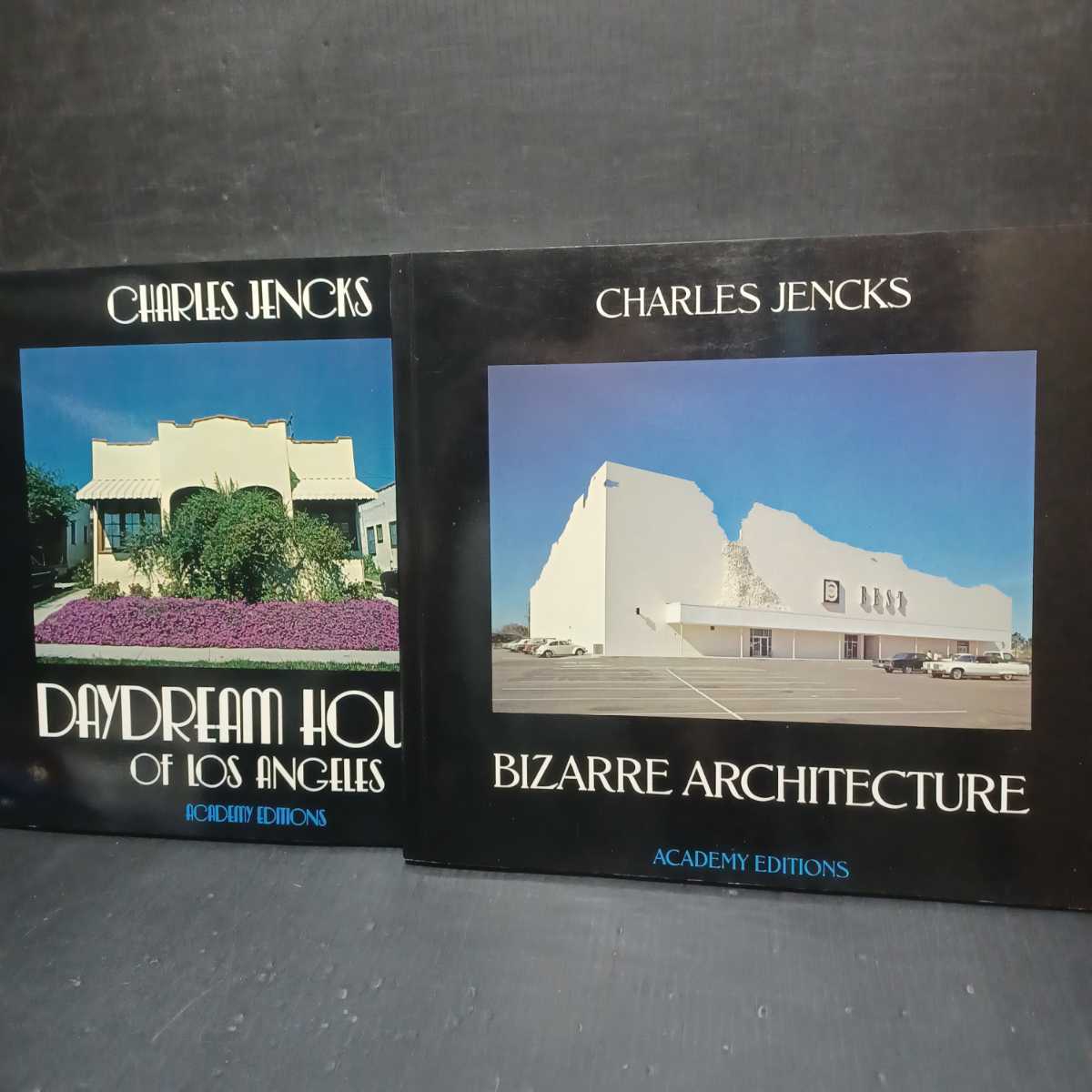 チャールズ・ジェンクス [Bizarre Architecture] [Daydream Houses of Los Angeles]2冊　by Charles Jencksポストモダニズムポストモダン_画像1