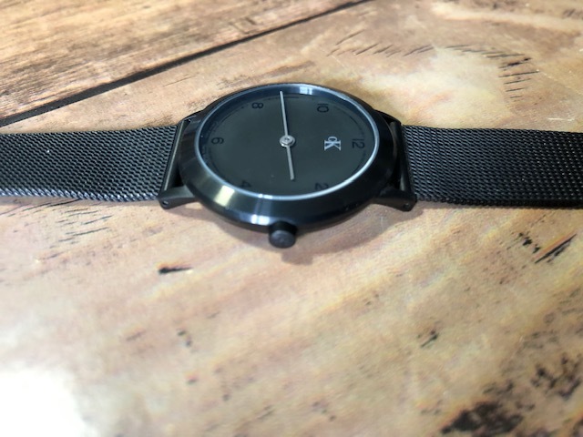 BK0720 良品程度 Calvin Klein カルバンクライン SWISS MADE ブラックカラー K3423 純正SSメッシュブレス クオーツ 腕時計_画像4