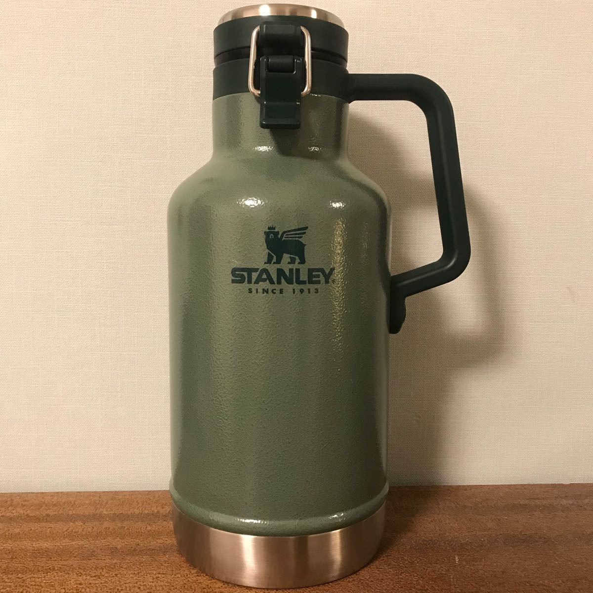 【状態良好】STANLEY スタンレー クラシック 真空グロウラー ハンマートーングリーン 1.9L 新品 水筒