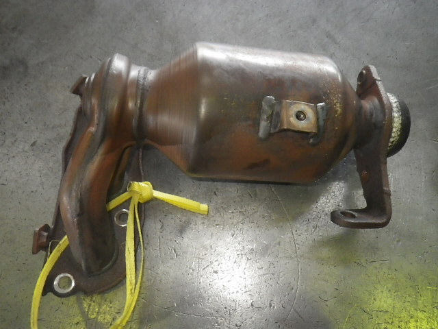 H20年 エッセ DBA-L235S 中期 エキゾーストマニホールド 触媒