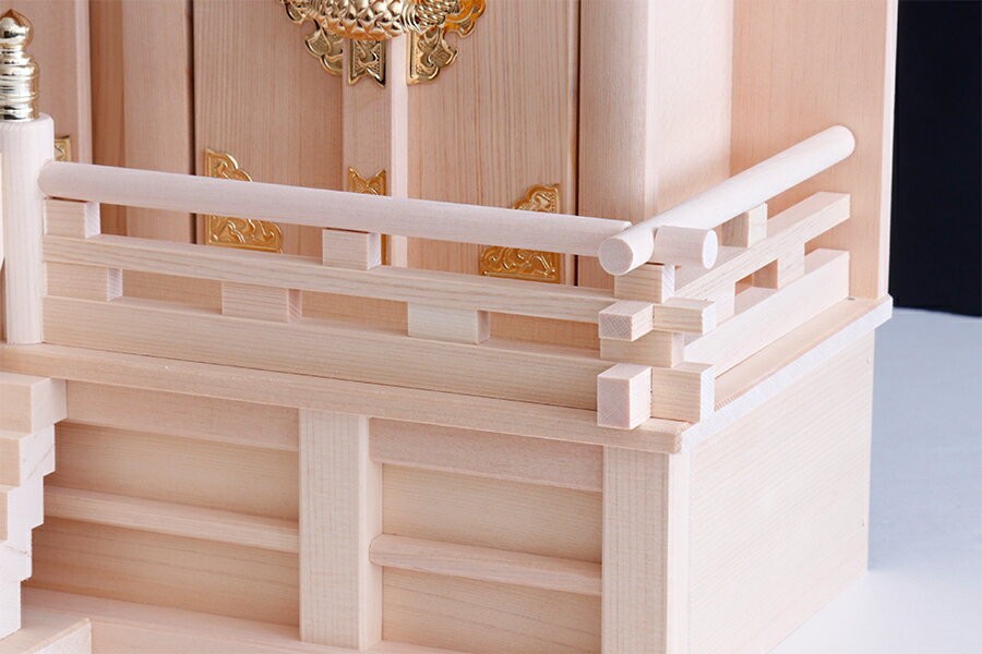 匠造り □ 木曽ひのき □ 通し屋根 三社 中型 □ 神棚 真鍮の輝き 匠造り □ 木曽ひのき □ 通し屋根 三社 中型 □ 神棚 真鍮の輝き