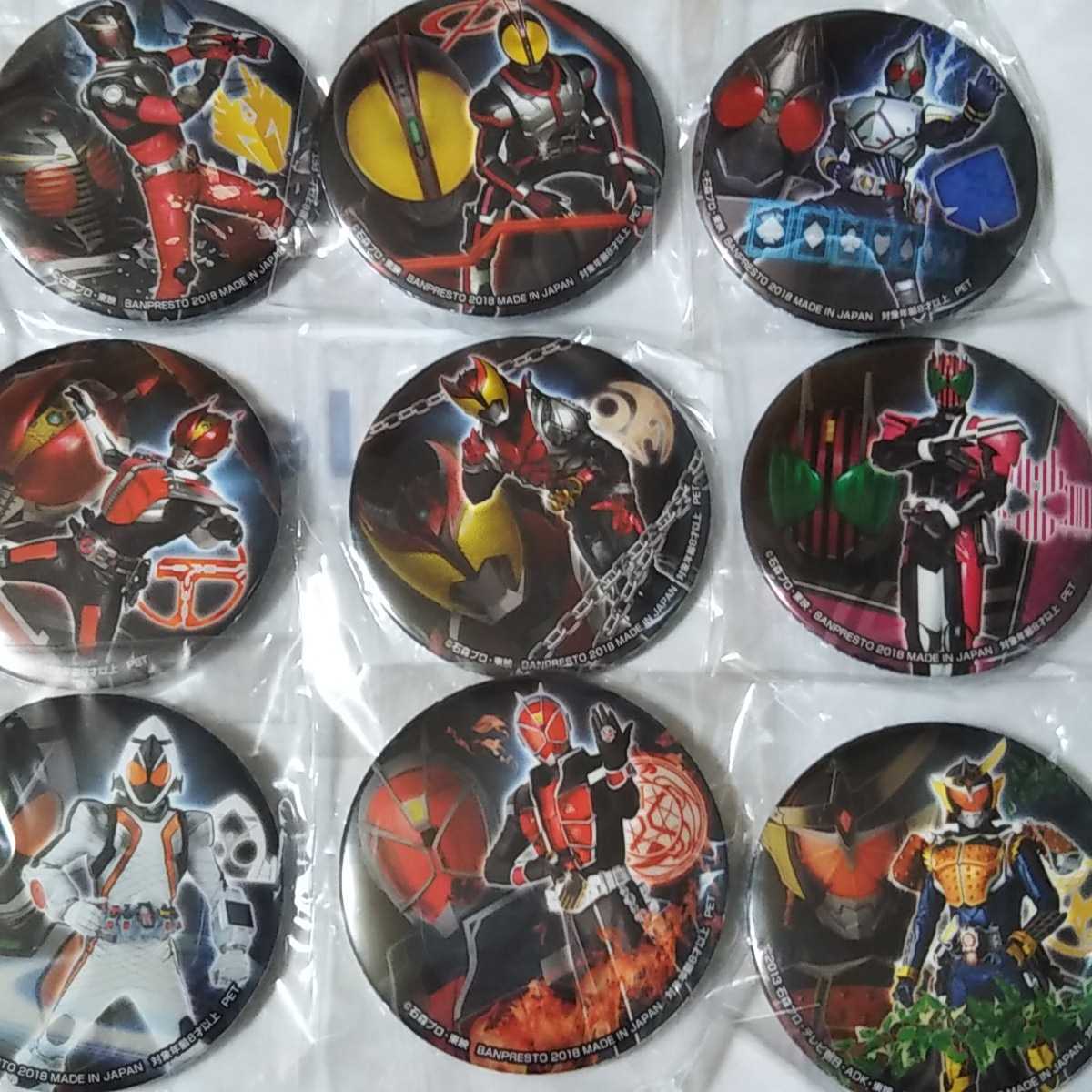 送料無料 仮面ライダー シリーズ オール平成ライダー 缶バッジ 送料無料 仮面ライダー シリーズ オール平成ライダー 缶バッジ
