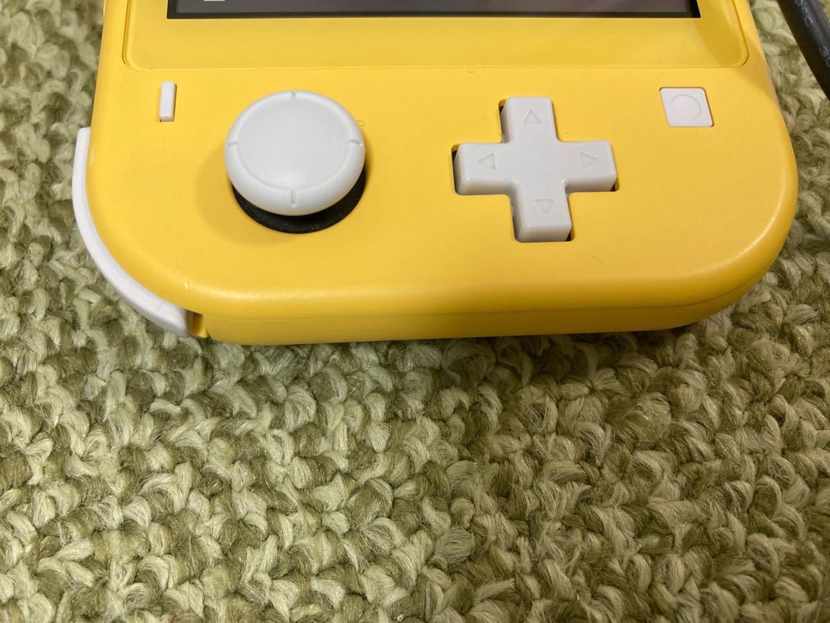 【中古 送料無料】Nintendo Switch Lite ニンテンドースイッチライト本体　イエロー色