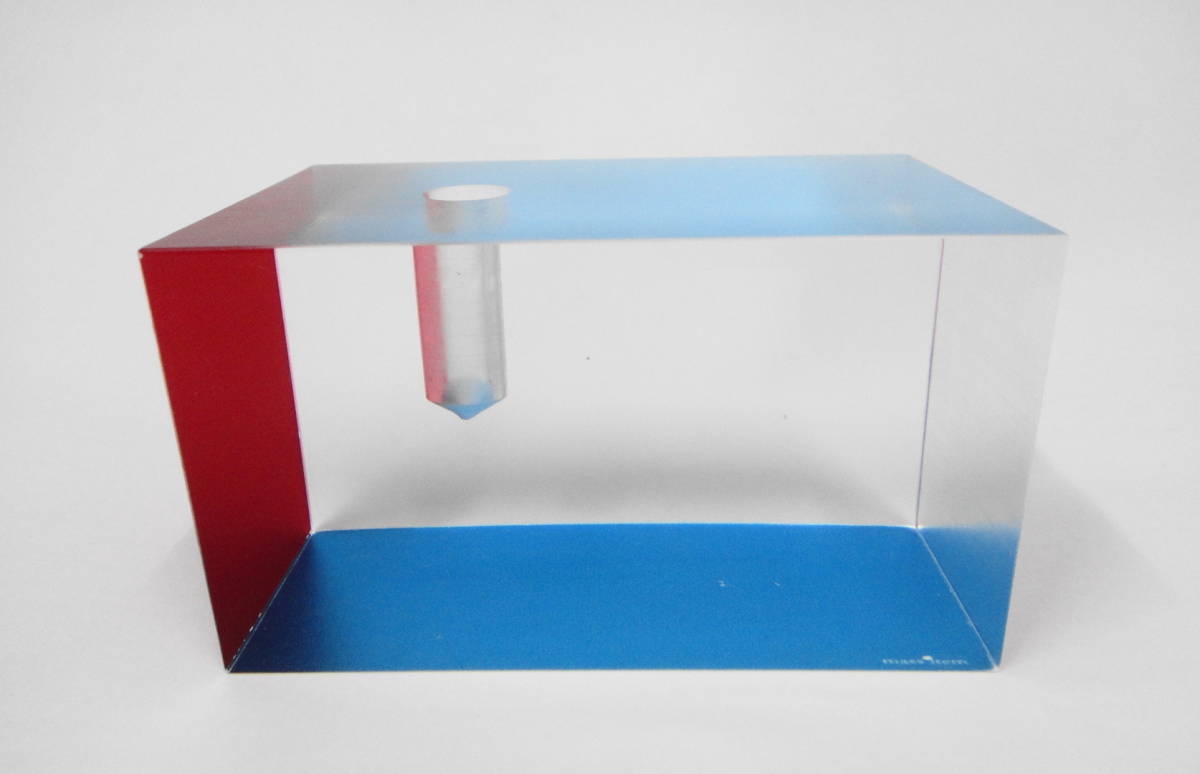 mass item float-cube ペンスタンド/おしゃれなペン立て/アクリル キューブ/デザイナー商品_画像2