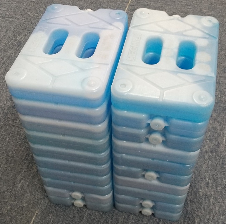 保冷剤 蓄冷材 １ケース 保冷剤400g 20個入り　ケース付　送料無料　定価の半額