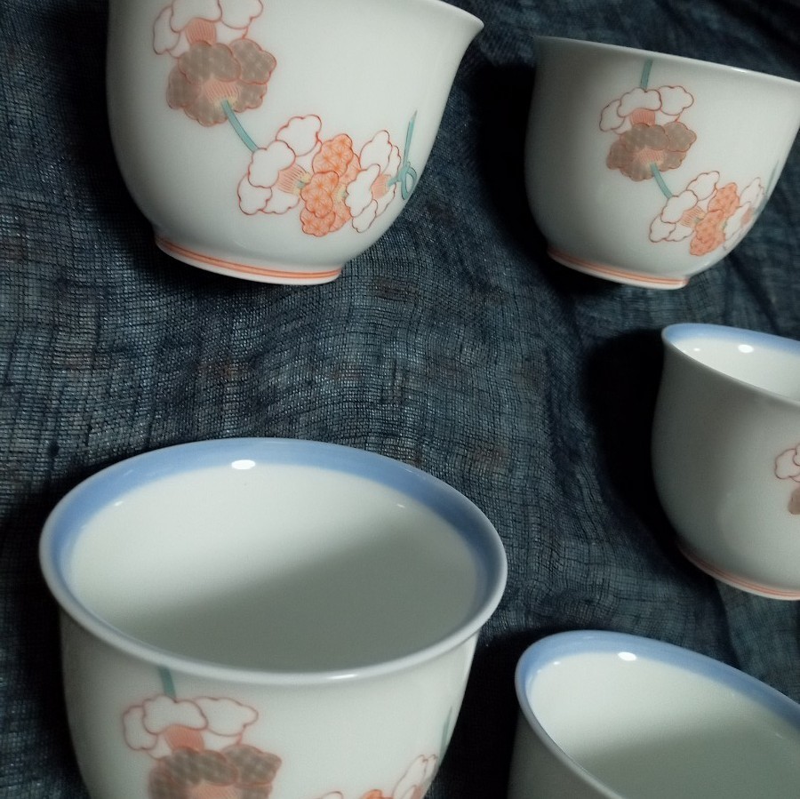 新品】深川製磁 紅白花結び ①小皿揃 ②湯呑茶碗揃 10点 新品】深川製磁 紅白花結び ①小皿揃 ②湯呑茶碗揃 10点