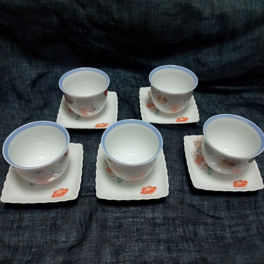 新品】深川製磁 紅白花結び ①小皿揃 ②湯呑茶碗揃 10点 新品】深川製磁 紅白花結び ①小皿揃 ②湯呑茶碗揃 10点