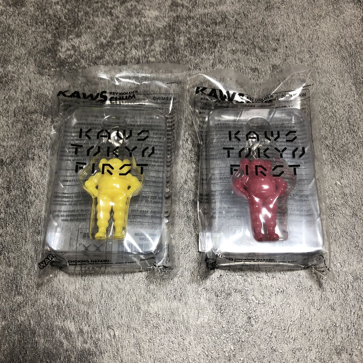 kaws tokyo first☆chum☆White☆yellow☆Black☆ pink☆clear☆カウズ