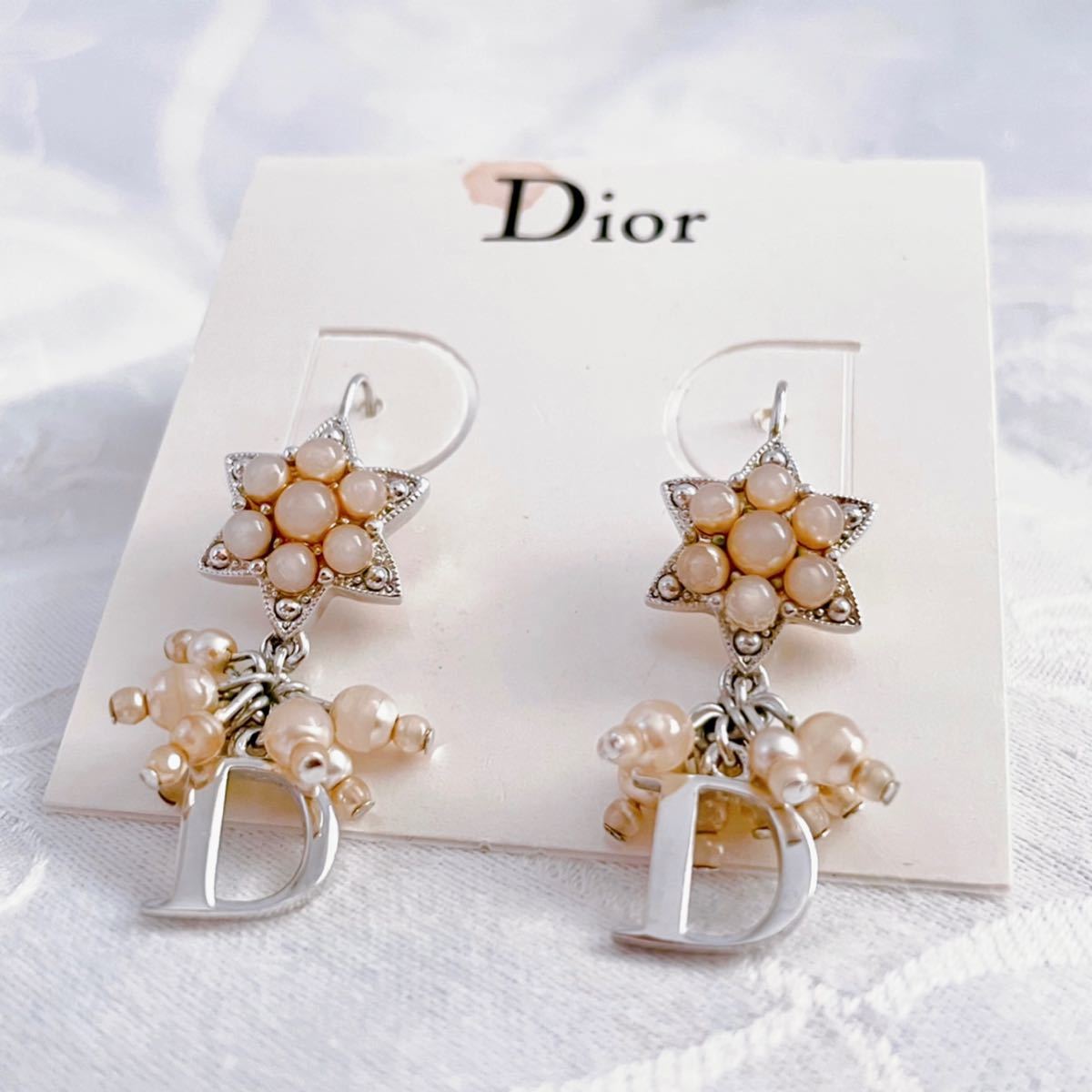 大注目】 Dior ヴィンテージ品！ ディオール 星型 パールベージュ 両耳