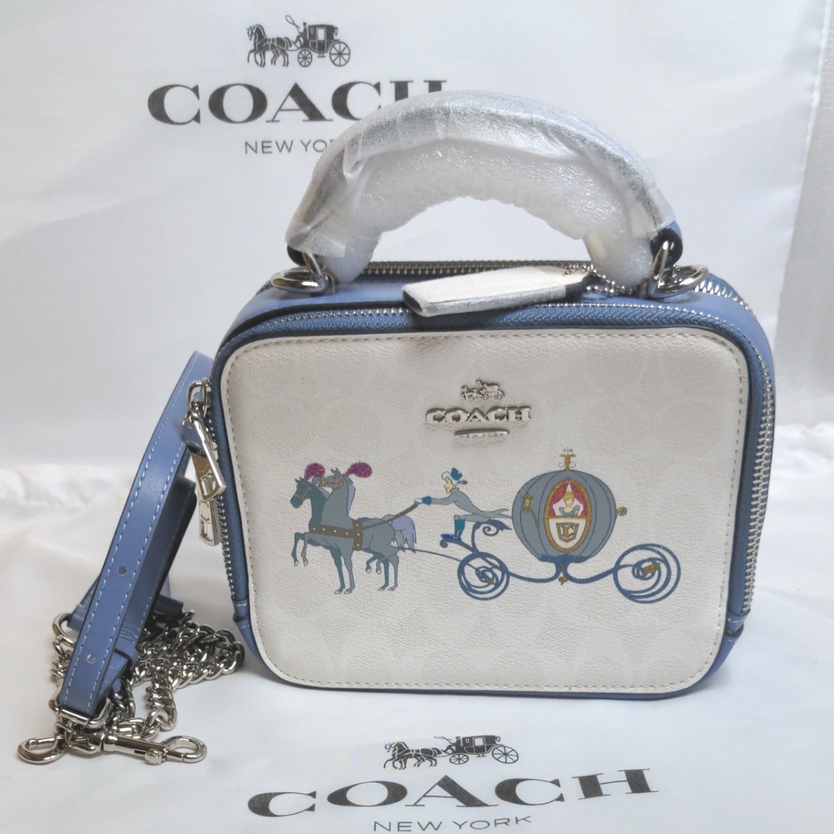 コーチ　COACH ショルダーバッグ　ディズニーコラボバッグ　シンデレラ　アニメ　キャラクター　シグネイチャーホワイト　新品未使用