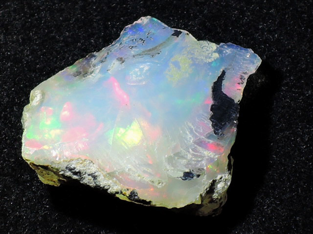 * opal. raw ore *7.4ct/20.0mm* natural stone . white stone * mineral raw ore *