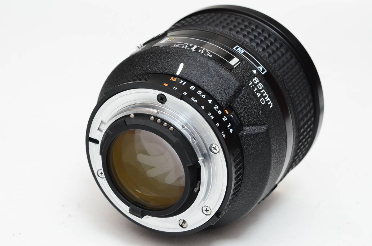Nikon AF Nikkor 85mm F1.4D #211 美品 フードHN-31付_画像6