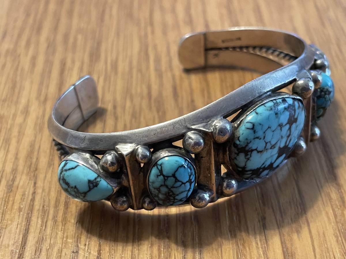 TAH*BAH TRADERSta bar to radar z old pa- Jean 5 turquoise bangle 