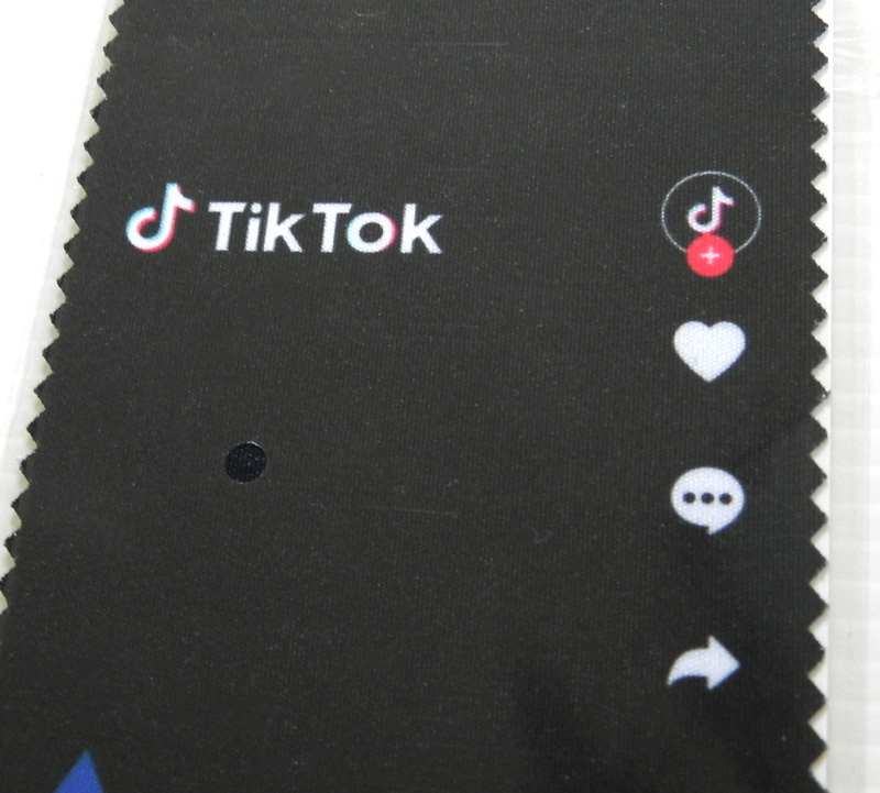TikTok クリーナークロス マイクロファイバー クロス ティックトック レア グッズ クリーニング 非売品 SNS スマホ 画面クリーナー 黒_画像4