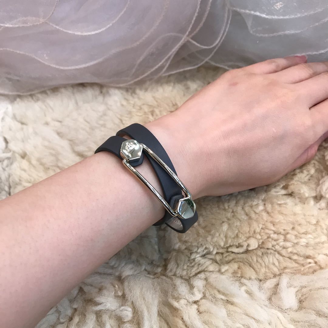 ☆未使用品☆トッズ ブレスレット レザー レディース グレー系