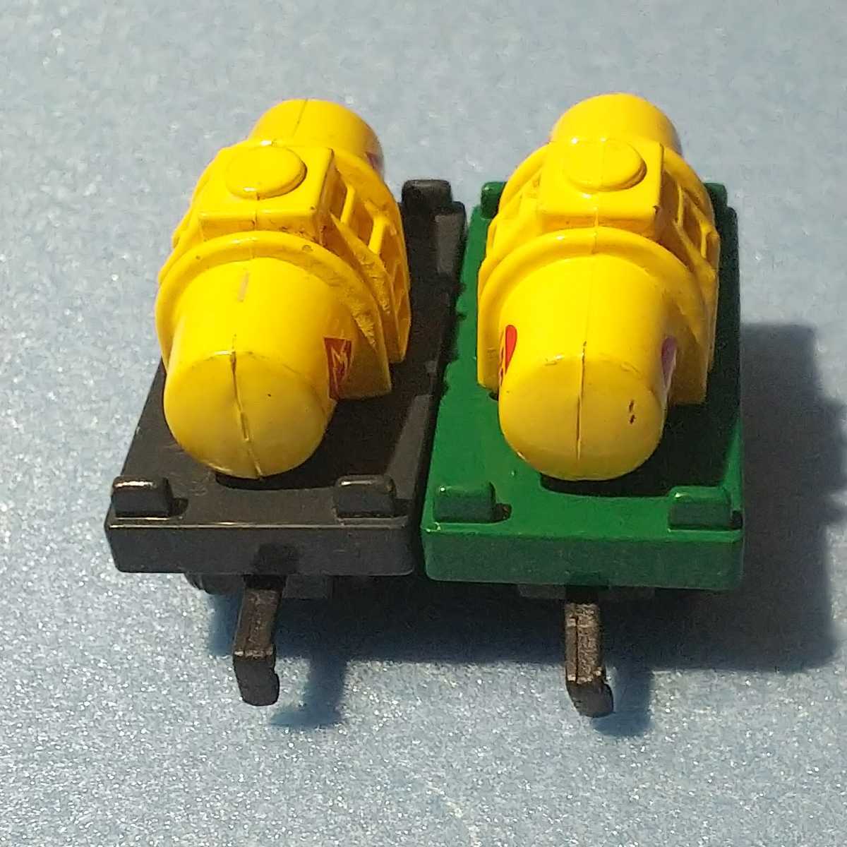 カプセルプラレール【同梱OK】タンク貨車 2両 黄色タンク LPG_画像7