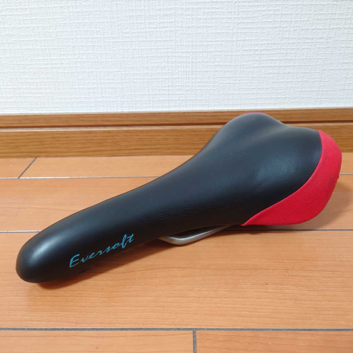 Selle ITALIA セライタリア eversoft 自転車 サドル サイクリング スポーツ レジャー ロードバイク