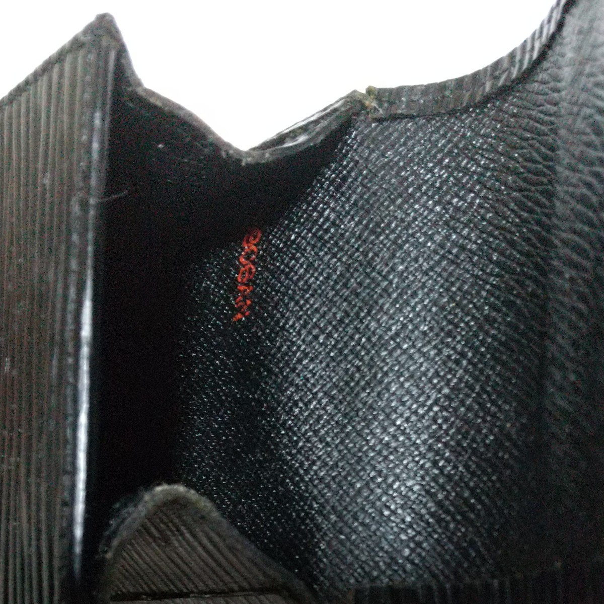 LOUIS VUITTON ルイヴィトン タバコケース エピ ブラック LOUIS VUITTON ルイヴィトン タバコケース エピ ブラック