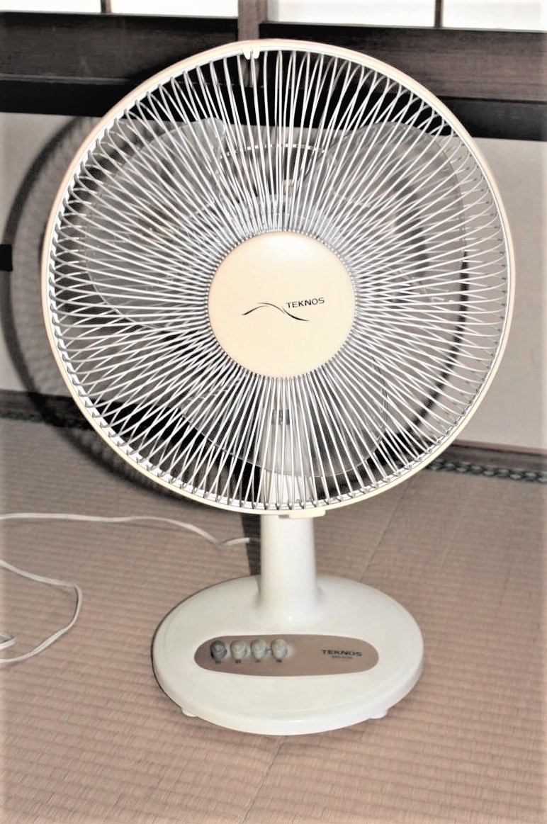 【新品未使用・可動品】卓上扇風機 1970年代 レア 昭和レトロ お値下げ! Yahoo!オークション - 『レトロ扇風機』TEKNOS 卓上扇 EFK-3170